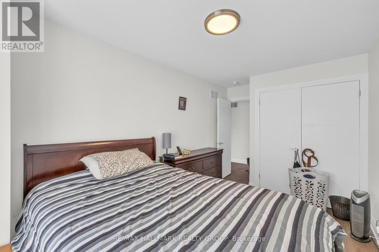 29687153/165-longpre-street/vanier/ottawa/ontario/K1L7J5_32
