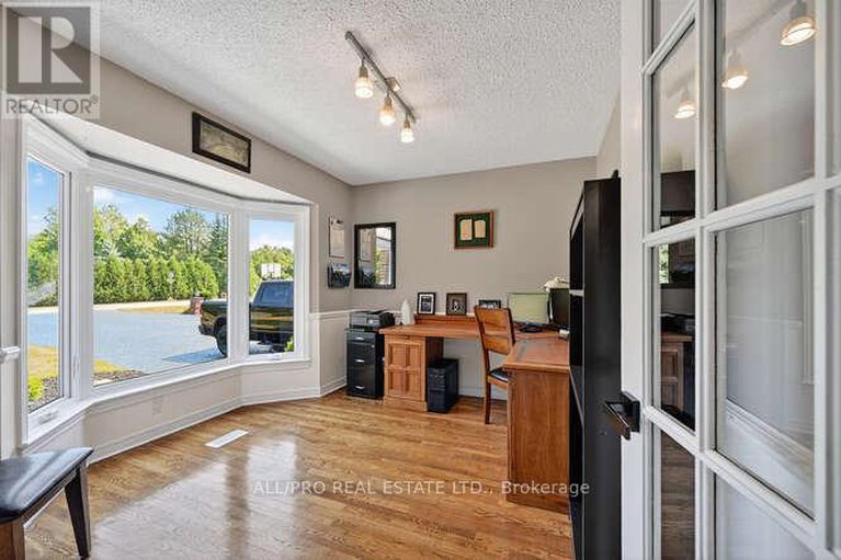 28721991/1144-rideau-bend-crescent/manotick-east-to-manotick-station/ottawa/ontario/K4M1B5_9