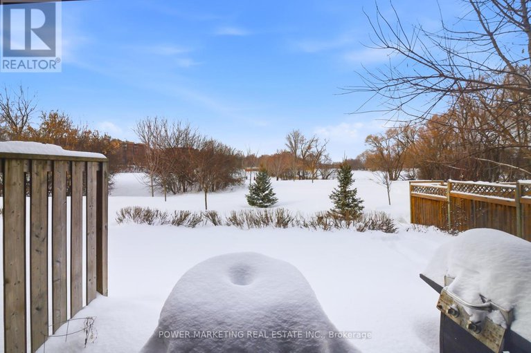 29358160/37g-robinson-avenue/sandy-hill/ottawa/ontario/K1N8N8_4
