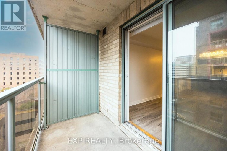 29607394/803-429-somerset-street-w/ottawa-centre/ottawa/ontario/K2P2P5_20