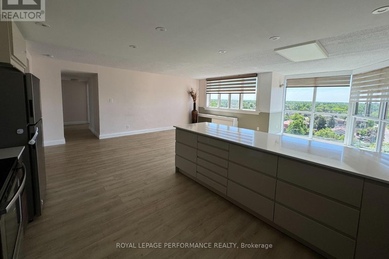 29442866/1209-2760-carousel-crescent/emerald-woodssawmill-creek/ottawa/ontario/K1T2N4_11