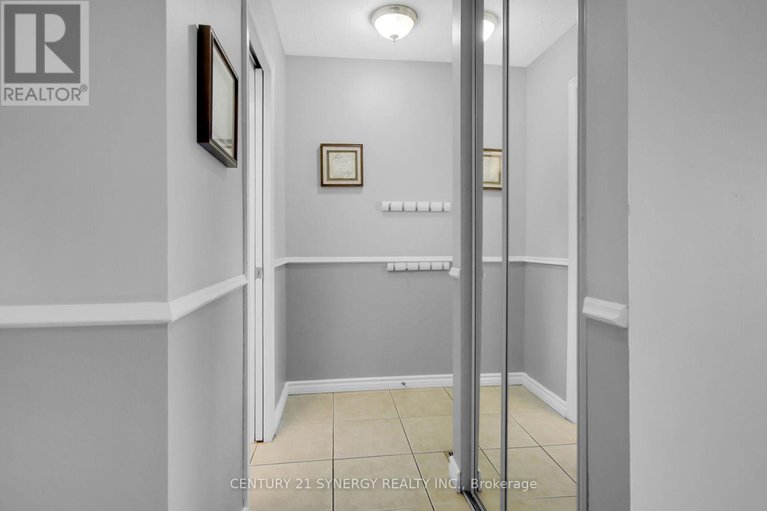 28283837/19-seabrooke-drive/glencairnhazeldean/ottawa/ontario/K2L2H8_5