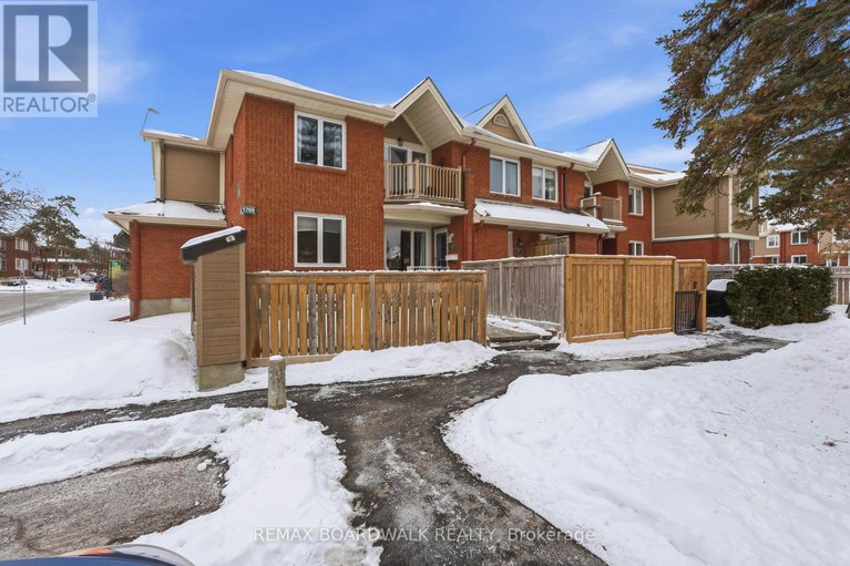 29224107/106-1760-cabaret-lane/fallingbrookpineridge/ottawa/ontario/K4A2H1_2