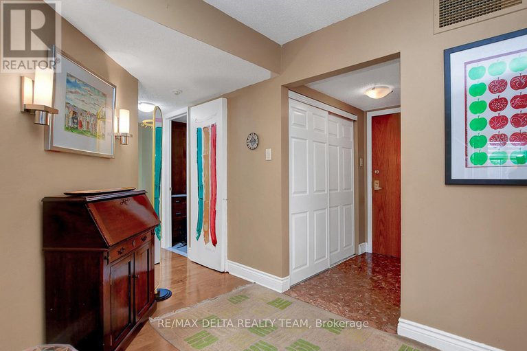28176941/302a-62-donald-street/overbrook/ottawa/ontario/K1K1N2_7