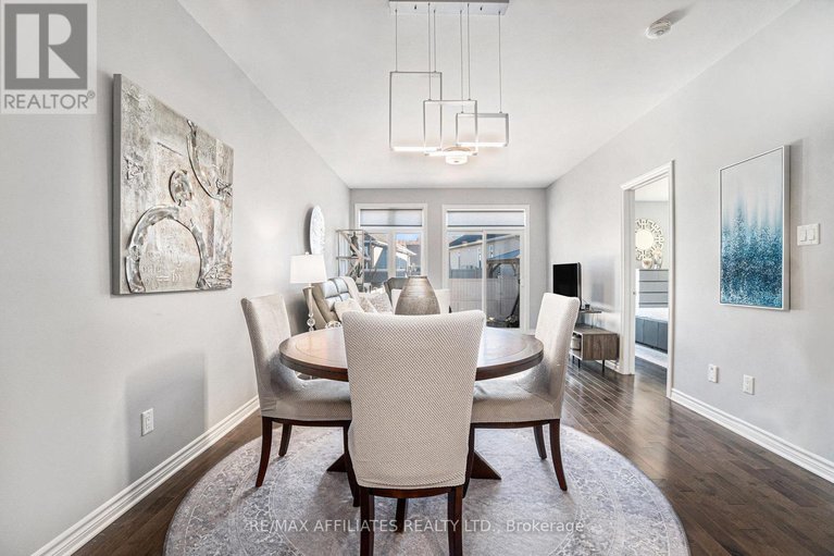 28981202/812-tewin-circle/camelot/ottawa/ontario/K4A1K3_9