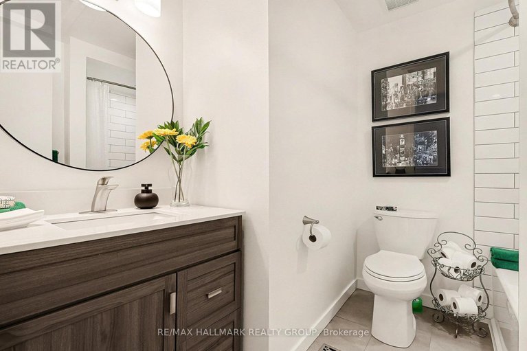 29365343/6861-bilberry-drive/convent-glen-north/ottawa/ontario/K1C2E8_23