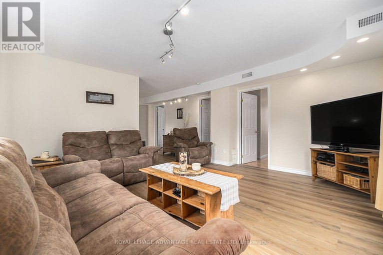 28276594/2579-rideau-ferry-road/drummondnorth-elmsley-north-elmsley-twp/drummondnorth-elmsley/ontario/K7H0G5_16