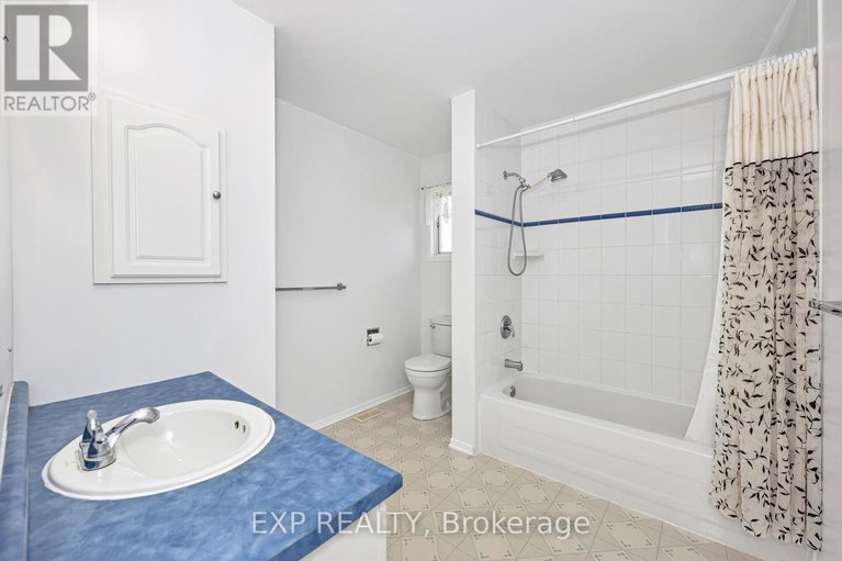 28480509/29-gowrie-drive/glencairnhazeldean/ottawa/ontario/K2L2T5_33