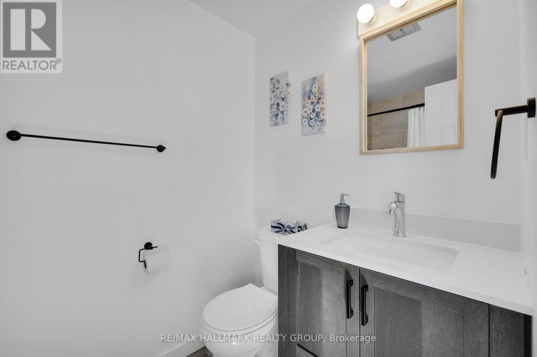 28895852/d-1520-beaverpond-drive/pineview/ottawa/ontario/K1B3R9_29