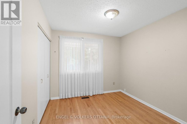 28812739/3348-kodiak-street/south-keys/ottawa/ontario/K1V7S8_29