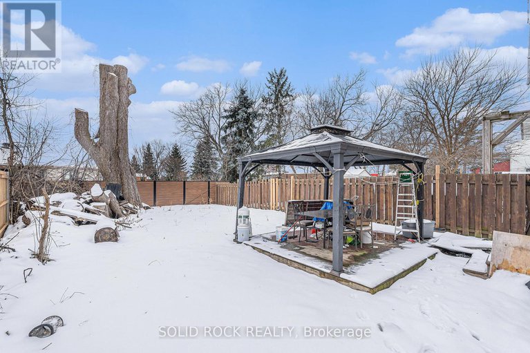 28367729/1432-leigh-crescent/carson-grove/ottawa/ontario/K1J8E4_27
