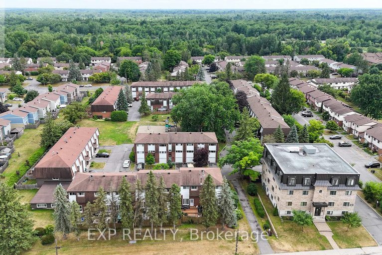 28756531/40-2296-orient-park-drive/blackburn-hamlet-south/ottawa/ontario/K1B4N6_27