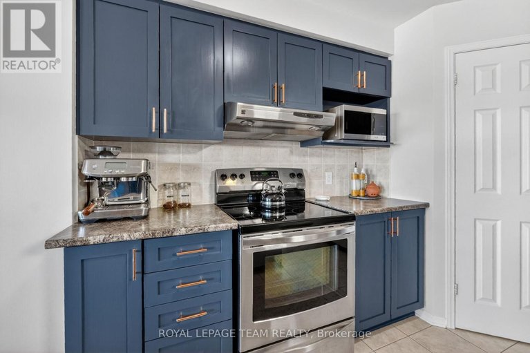 29615070/216-trail-side-circle/springridgeeast-village/ottawa/ontario/K4A5B5_19