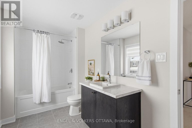 29352954/302-canadensis-lane/half-moon-bay/ottawa/ontario/K2J6X8_30