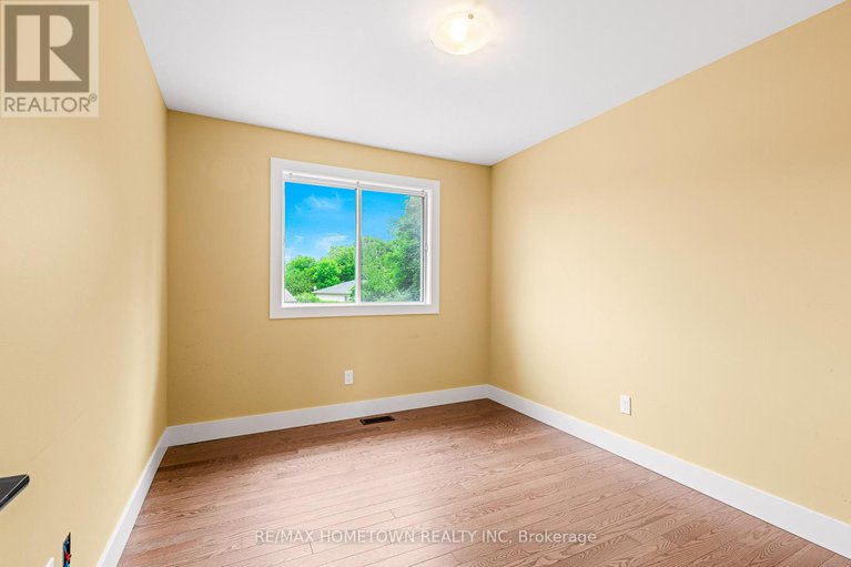 28498347/727-maley-street/kemptville/north-grenville/ontario/K0G1J0_18