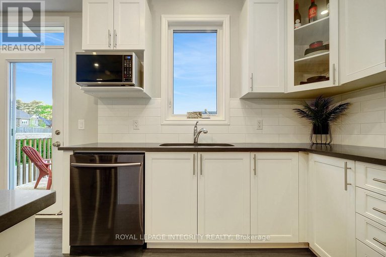 28972174/547-parade-drive/stittsville-south/ottawa/ontario/K2S0X8_23