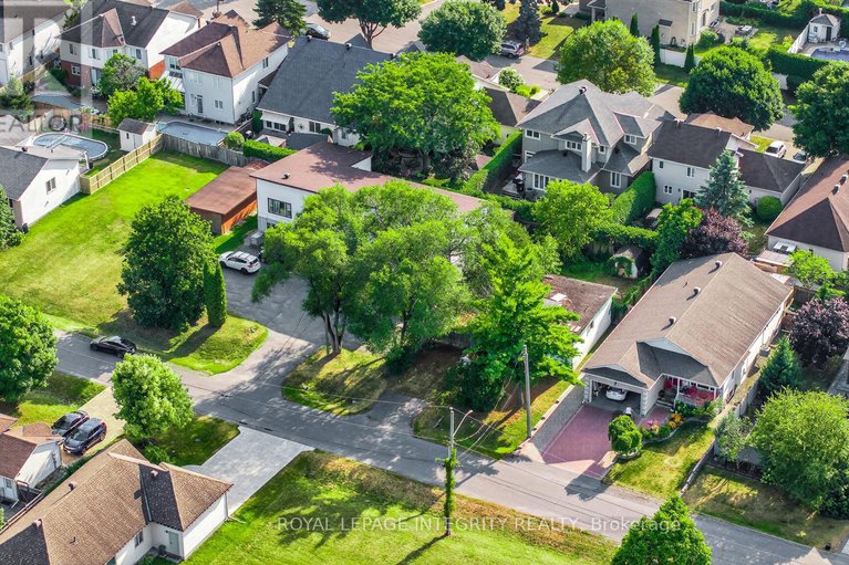 29023134/924-beauchamp-avenue/hiawatha-parkconvent-glen/ottawa/ontario/K1C3A8_29