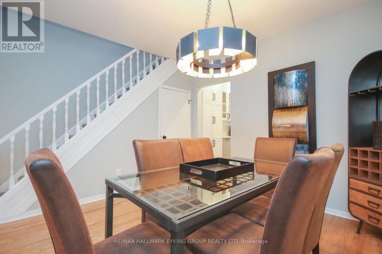 28220496/239-york-street/lower-town/ottawa/ontario/K1N5T9_13
