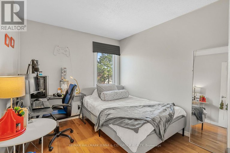 28573381/207-1760-cabaret-lane/fallingbrookpineridge/ottawa/ontario/K4A2H1_21