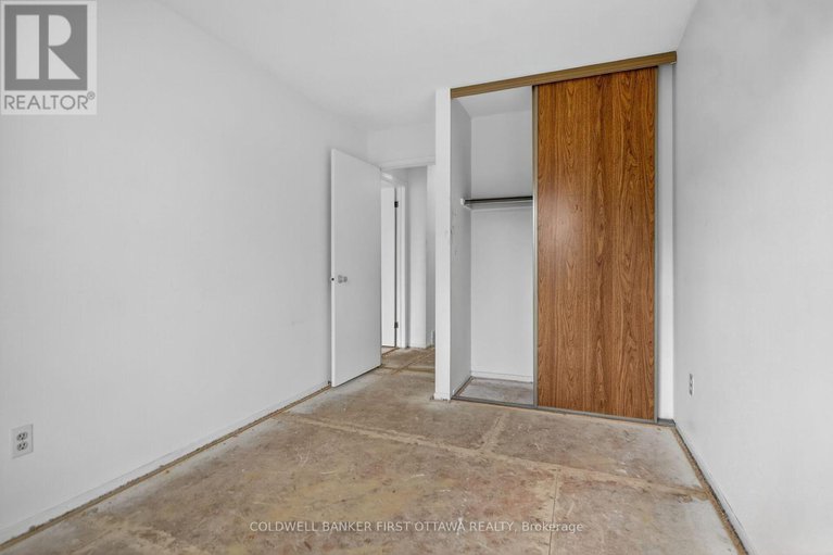 28920195/4-marielle-court/fairfield-heights/ottawa/ontario/K2B8P4_30