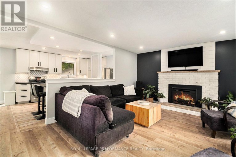 28814583/934-galaxie-avenue/navan/ottawa/ontario/K4B1M5_7