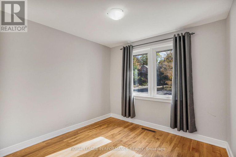 29004897/1315-kilborn-avenue/applewood-acres/ottawa/ontario/K1H6L2_11