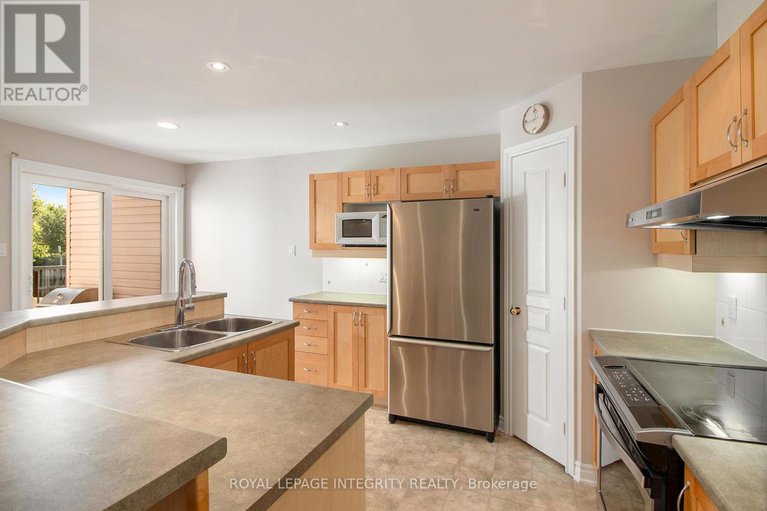 29036509/2080-melette-crescent/avalon-east/ottawa/ontario/K4A4X2_12