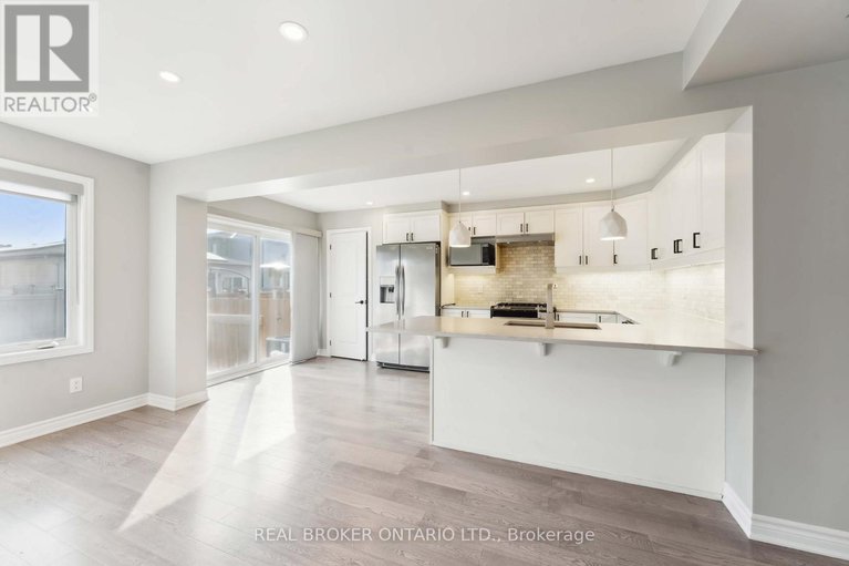 28466589/391-rouncey-road/emerald-meadowstrailwest/ottawa/ontario/K2V0K4_12