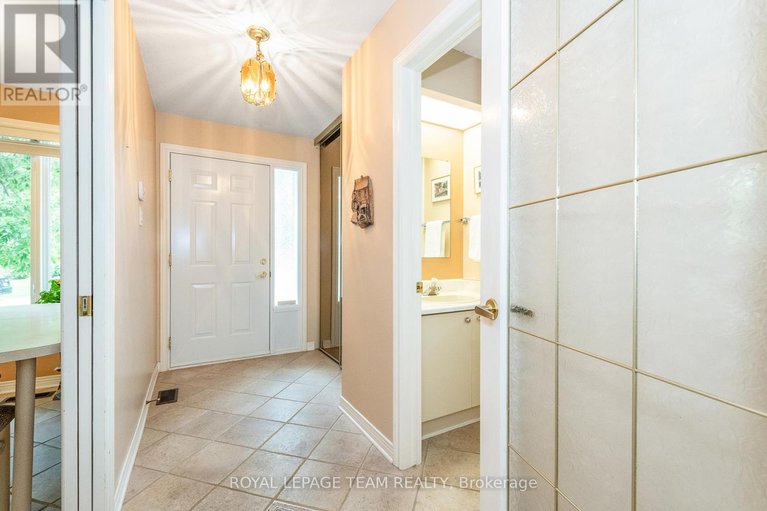 28498186/119-royal-york-street-w/richmond/ottawa/ontario/K0A2Z0_10