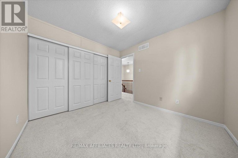 28647317/1510-duplante-avenue/fallingbrookpineridge/ottawa/ontario/K4A3Y8_27