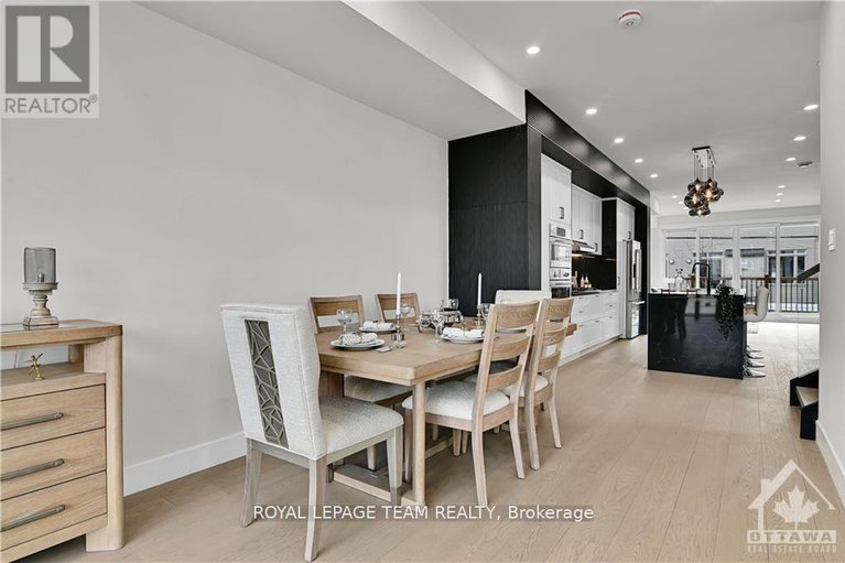 29276073/828-alpine-avenue/queensway-terrace-north/ottawa/ontario/K2B5R6_4