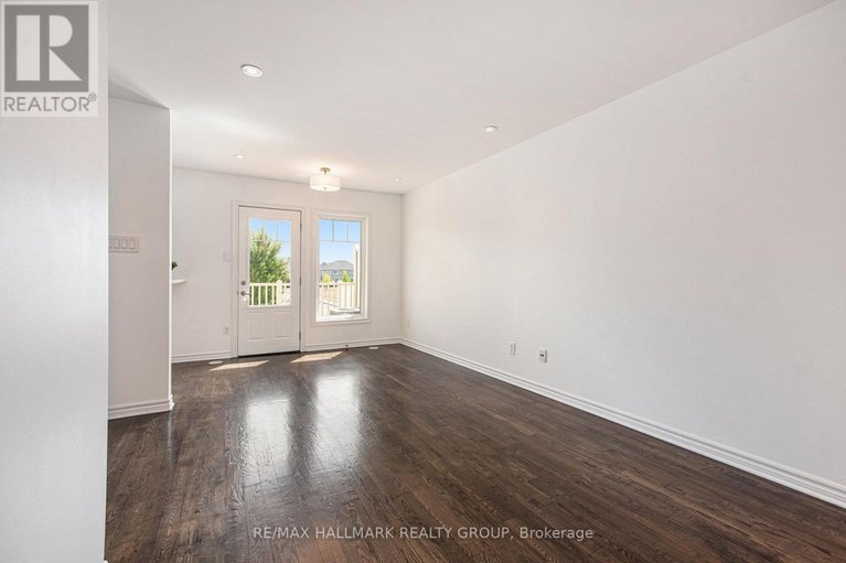 28782242/2427-nutgrove-avenue/half-moon-bay/ottawa/ontario/K2J0X4_13