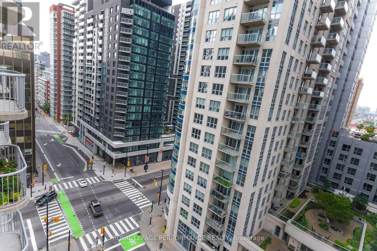 29219776/1107-234-rideau-street/sandy-hill/ottawa/ontario/K1N0A9_30