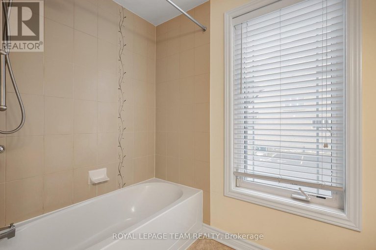 29142167/4-385-paseo-private/centrepointe/ottawa/ontario/K2G4N7_25