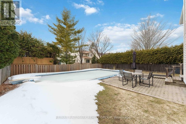 29645629/6033-meadowglen-drive/chapel-hill/ottawa/ontario/K1C5V4_40