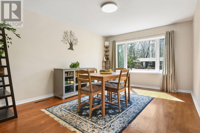 29634428/134-holiday-drive/constance-bay/ottawa/ontario/K0A3M0_9