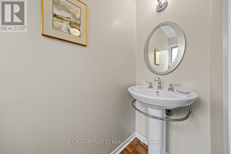 28785482/49-silver-aspen-crescent/blackburn-hamlet/ottawa/ontario/K1B3C3_19