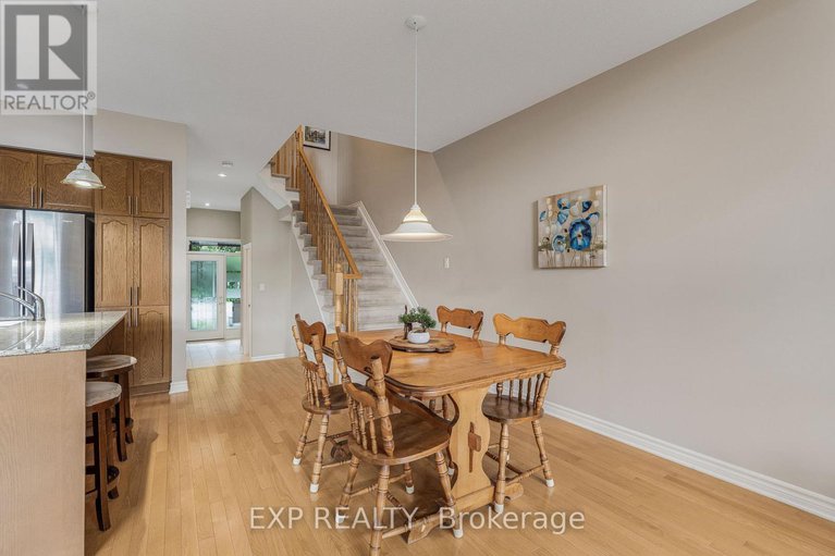 28589482/326-trailsedge-way/mer-bleuebradley-estatesanderson-park/ottawa/ontario/K1W0G6_10