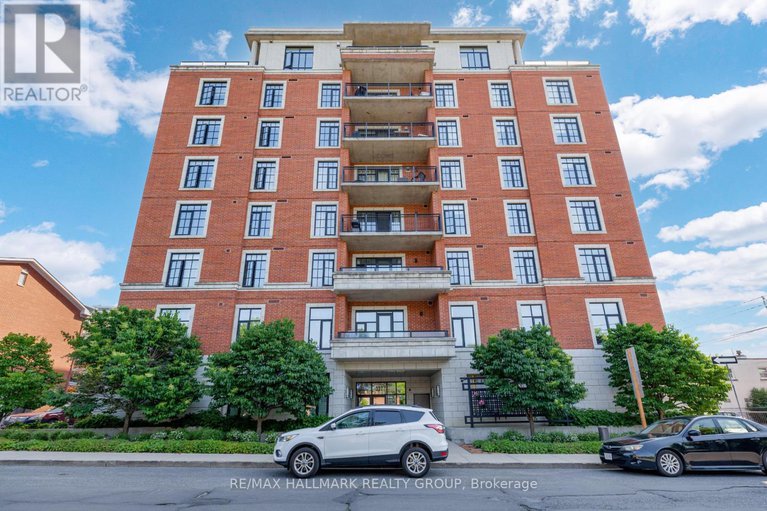28485623/604-327-breezehill-avenue-s/west-centre-town/ottawa/ontario/K1Y1R6_1
