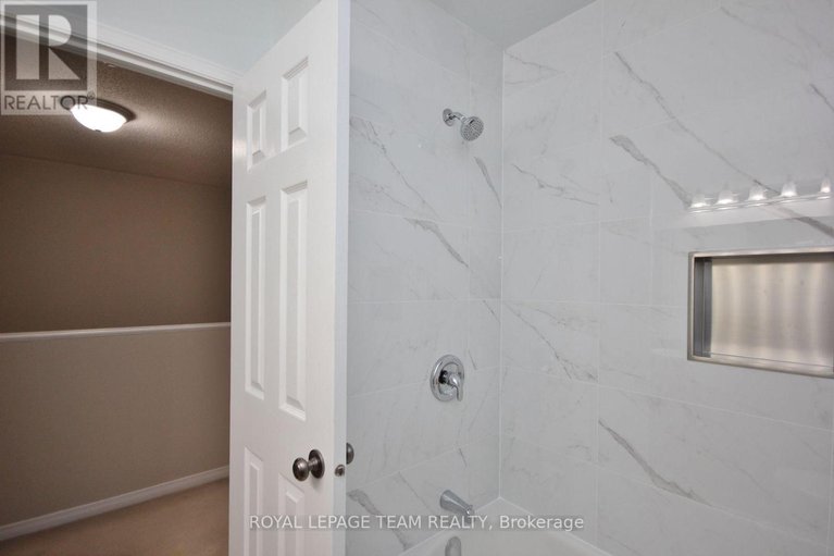 29564230/139-oakfield-crescent/longfields/ottawa/ontario/K2J5H8_23