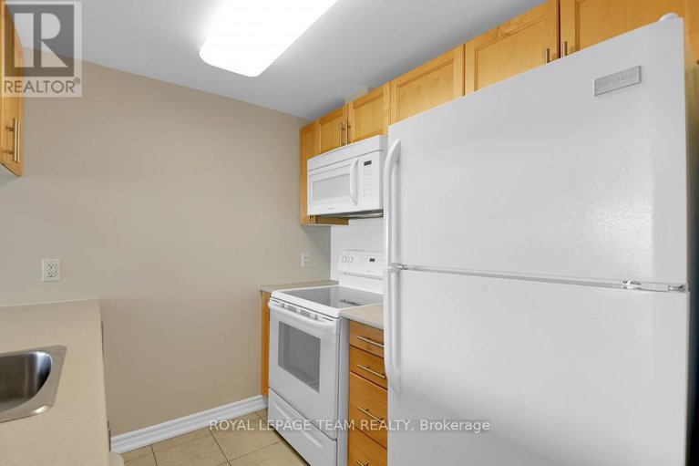 28257141/1704-234-rideau-street/sandy-hill/ottawa/ontario/K1N0A9_16