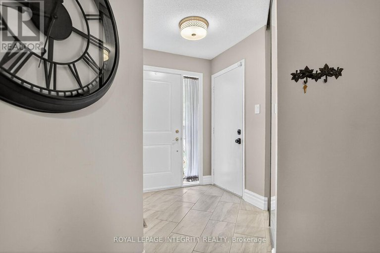 28934975/13-roblyn-way/barrhaven-east/ottawa/ontario/K2G5Z4_3