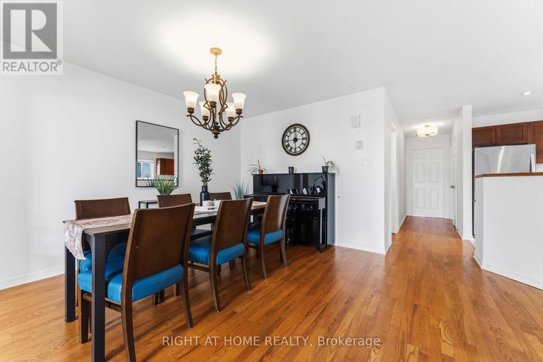 29403444/4-castle-glen-crescent/glencairnhazeldean/ottawa/ontario/K2L4H1_13