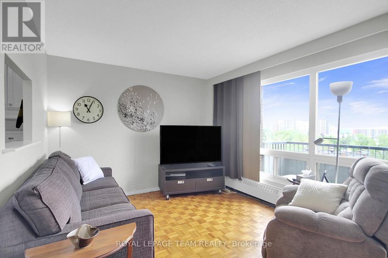 28350117/306-20-chesterton-drive/borden-farmstewart-farmcarleton-heightsparkwood-hills/ottawa/ontario/K2E6Z7_16