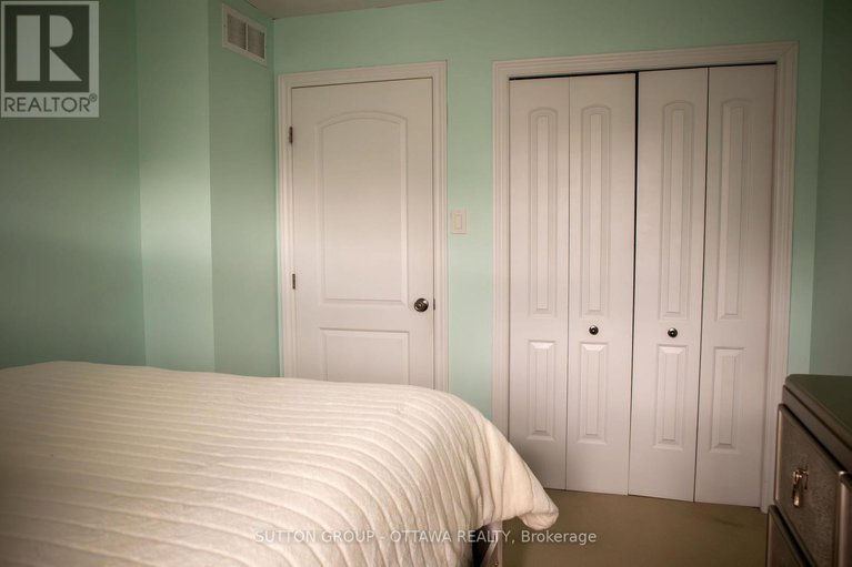 28230051/654-moorpark-avenue/emerald-meadowstrailwest/ottawa/ontario/K2M0H8_18