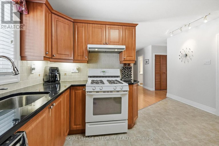 29312140/39-appleford-street/cardinal-heights/ottawa/ontario/K1J6T7_13