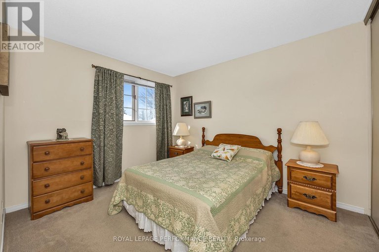 29340777/1764-tache-way/fallingbrookpineridge/ottawa/ontario/K4A2S6_22