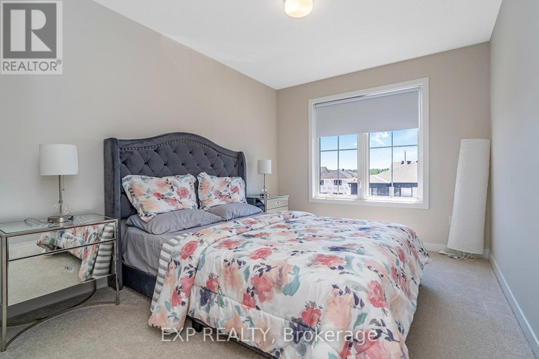 28608550/689-quilter-row/goulbourn-twp-from-franktown-rdsouth-to-rideau/ottawa/ontario/K0A2Z0_21
