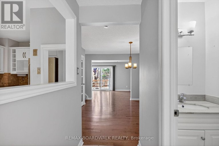 29631192/10-47-sunridge-lane/on-the-green/ottawa/ontario/K2J2N9_6