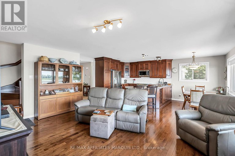 28599755/6796-st-louis-point-road/south-glengarry-charlottenburgh-twp/south-glengarry/ontario/K0C2E0_15